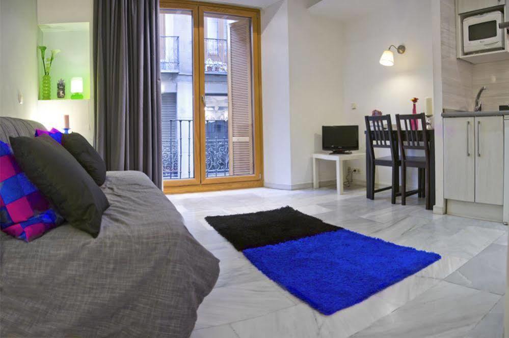 Apartamentos Por Temporada En Puerta Del Sol Мадрид Екстер'єр фото