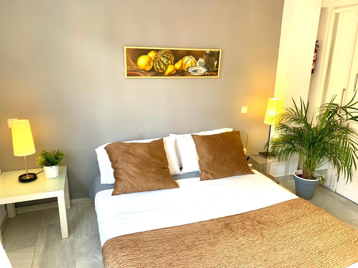 Apartamentos Por Temporada En Puerta Del Sol Мадрид Екстер'єр фото