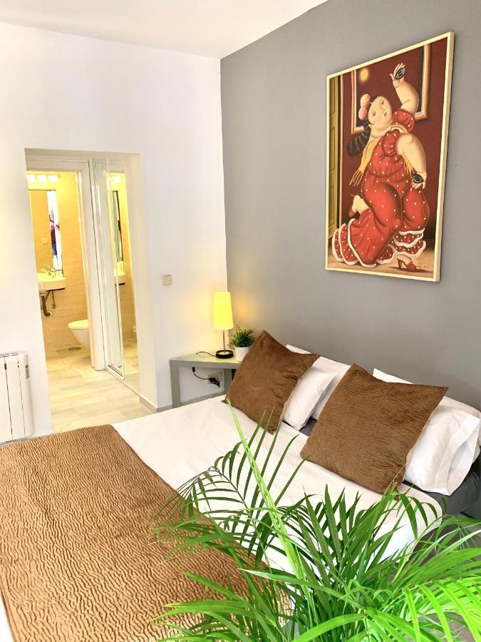 Apartamentos Por Temporada En Puerta Del Sol Мадрид Екстер'єр фото