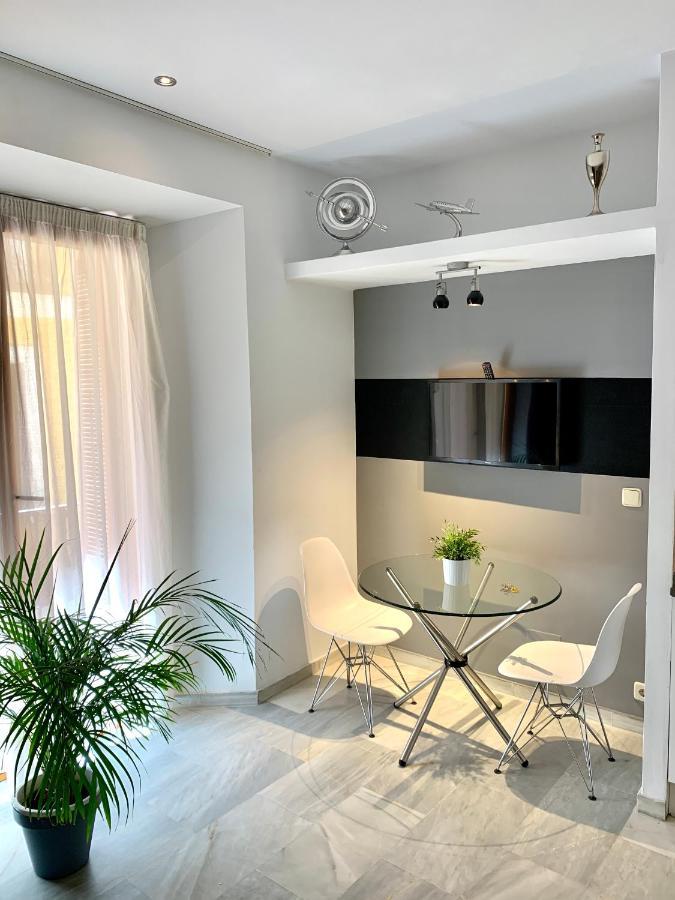 Apartamentos Por Temporada En Puerta Del Sol Мадрид Екстер'єр фото