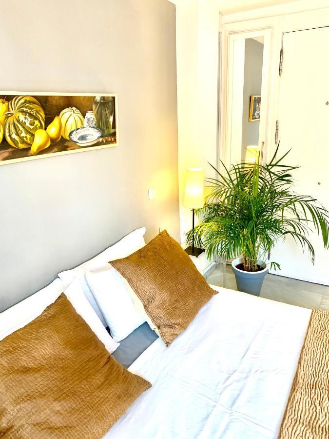 Apartamentos Por Temporada En Puerta Del Sol Мадрид Екстер'єр фото