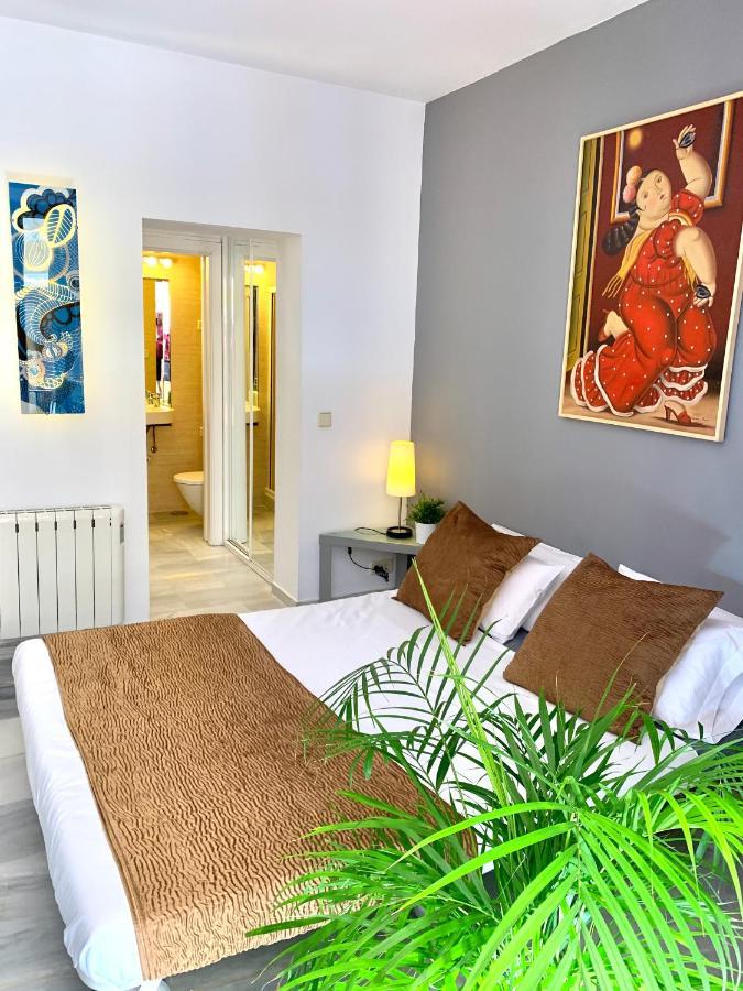 Apartamentos Por Temporada En Puerta Del Sol Мадрид Екстер'єр фото