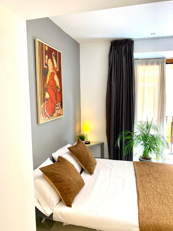 Apartamentos Por Temporada En Puerta Del Sol Мадрид Екстер'єр фото